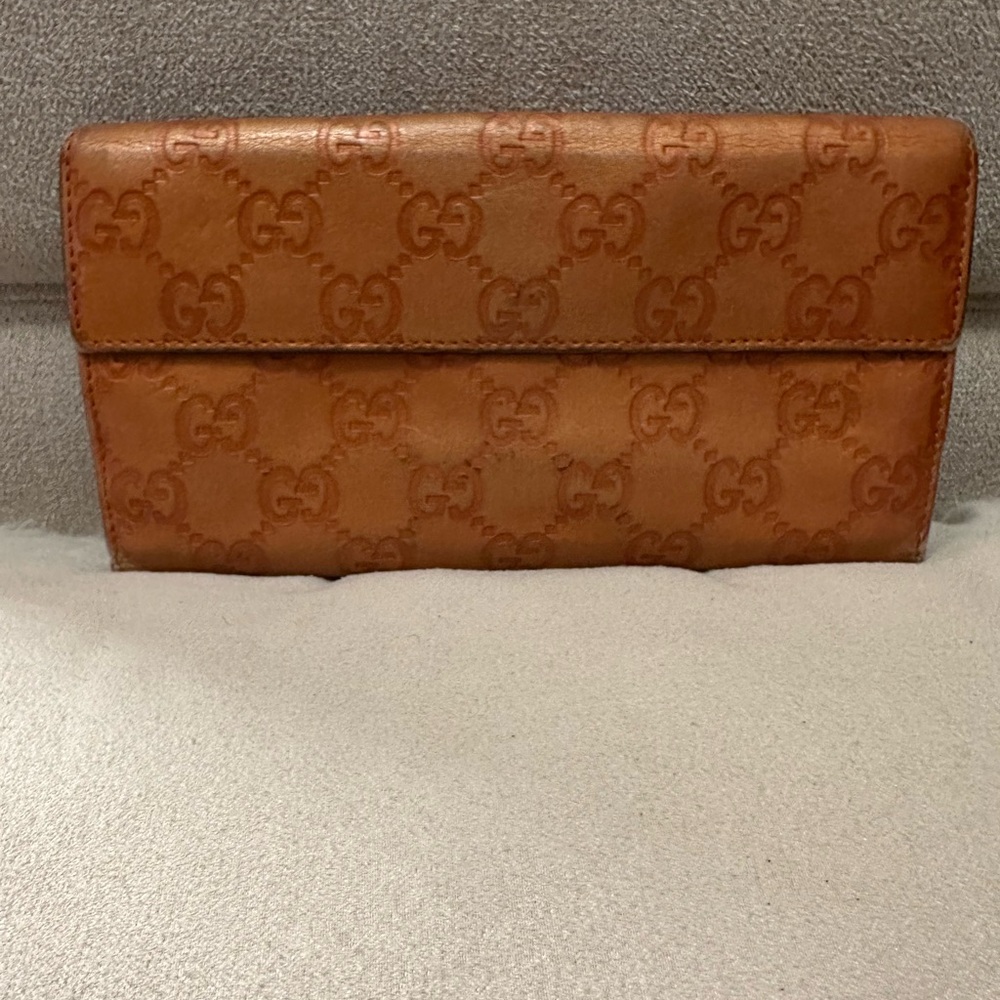 Gucci Orange Leather Heart Accent Wallet - Picture 2 of 7